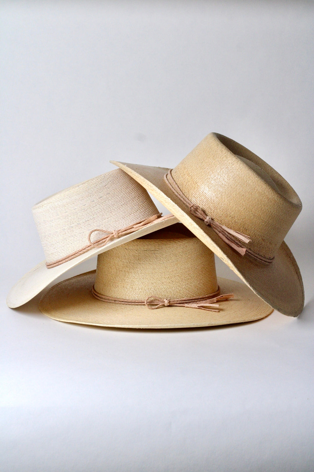 Cabo Fine Palm Leaf Gambler - Natural