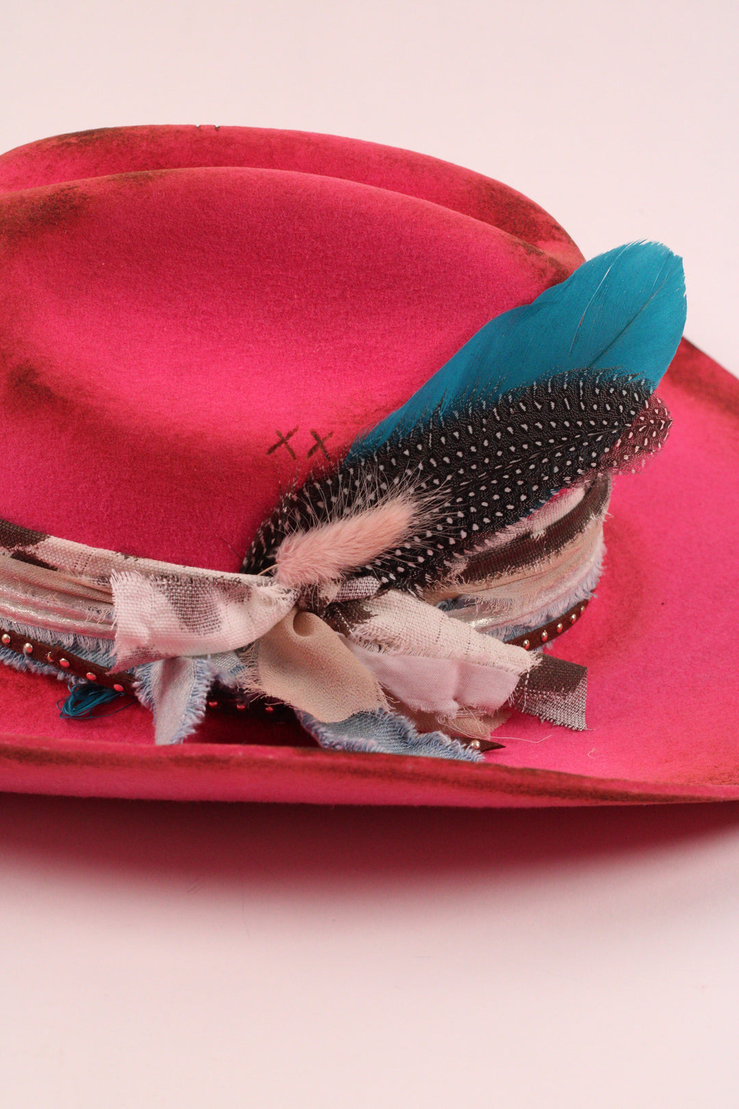 Hailey - Mustang Premium Wool Felt Hat - Hot Pink Distressed
