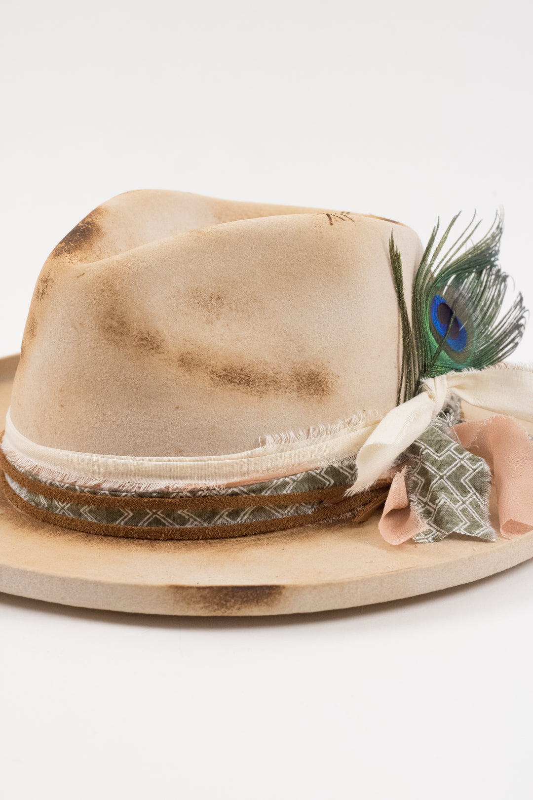 The Aspen- Wool Felt - Ivory pencil brim distressed