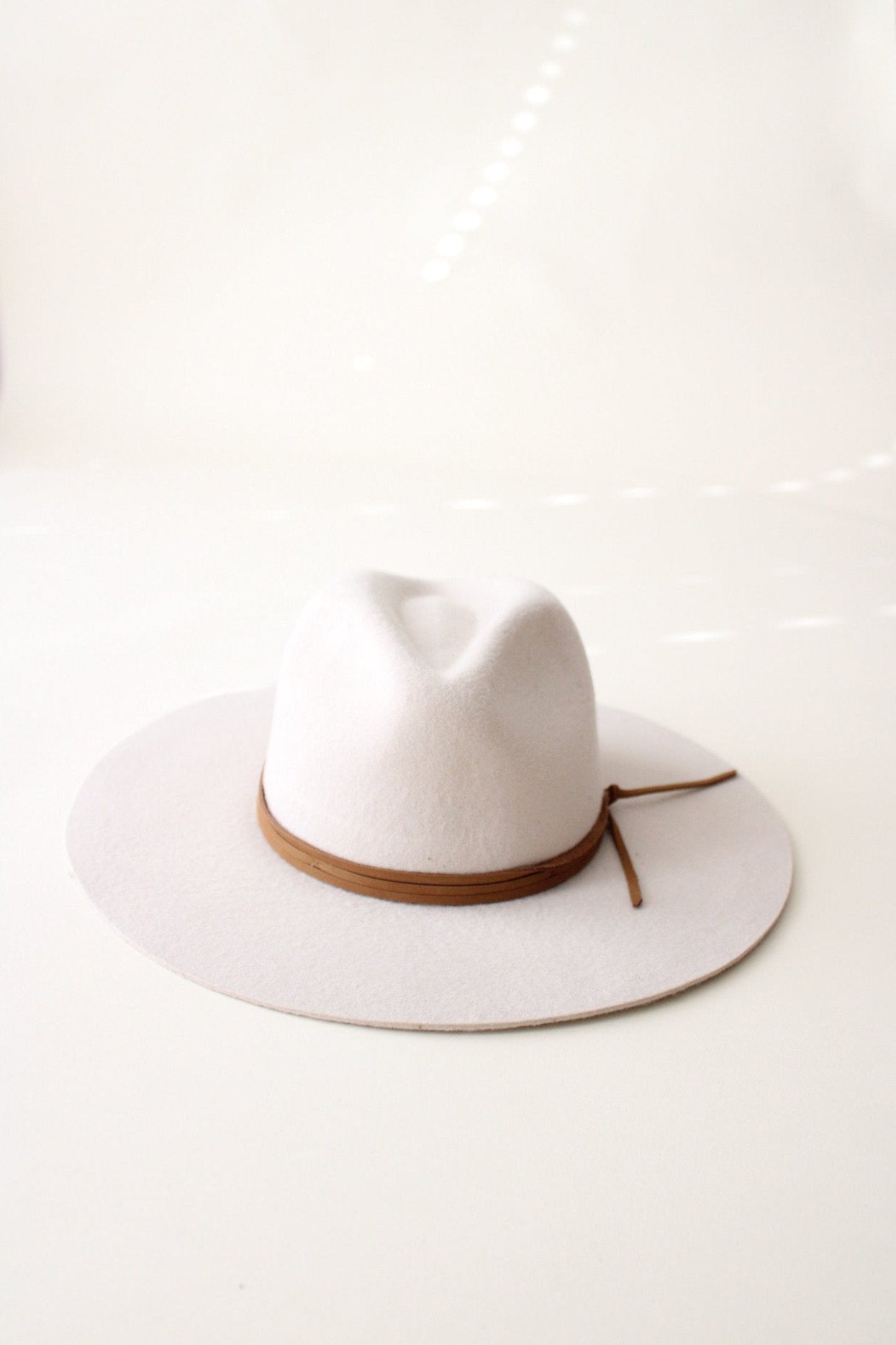 The Beverly Rancher Hat - Wool Felt - Ivory