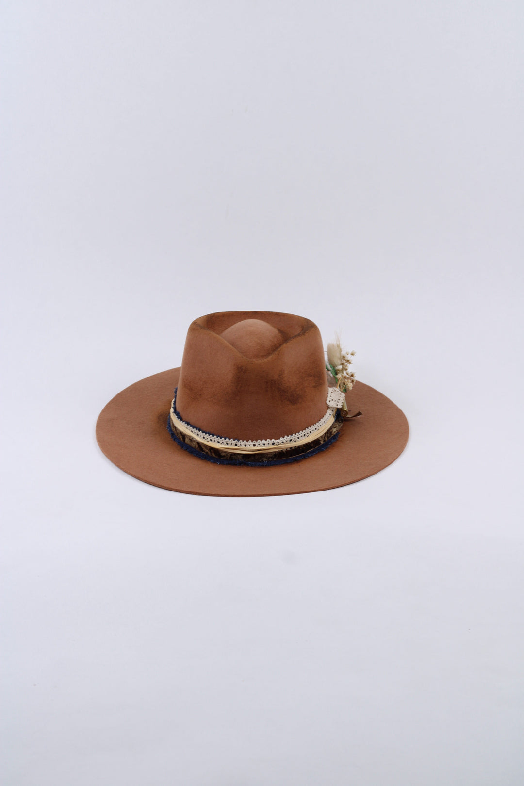 The Ella Rancher - Wool Felt - Tan Vintage Distressed